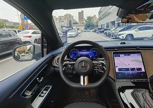 Mercedes-Benz EQE cena 48999 przebieg: 6500, rok produkcji 2023 z Ustroń małe 46